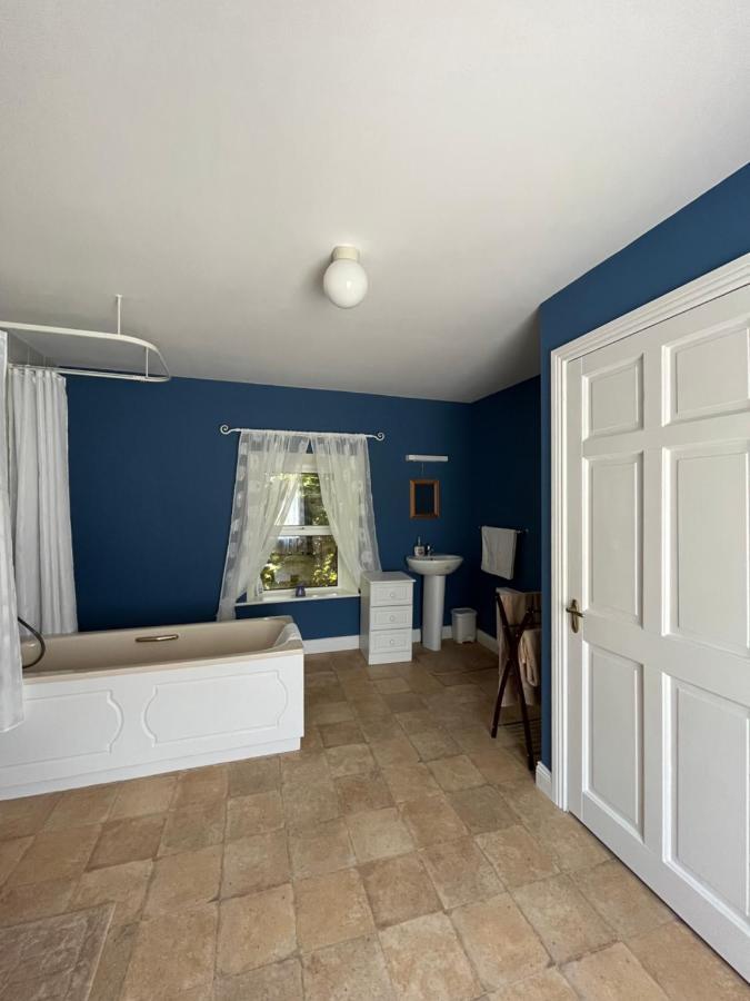 The Rathmore House รอสส์คอมมัน ภายนอก รูปภาพ